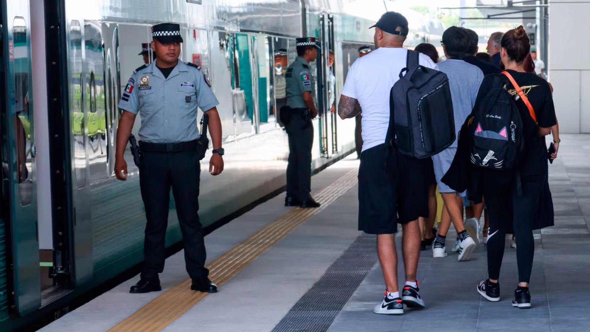 Los pasajeros forman parte de la nueva movilidad ferroviaria mientras avanzan obras complementarias para ampliar la conectividad regional.