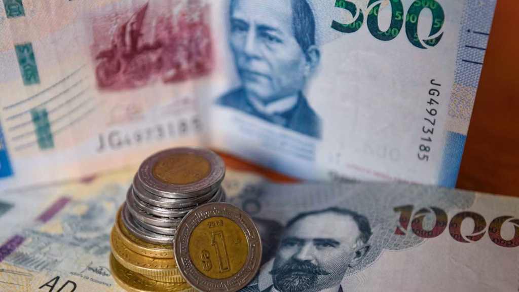 El peso mexicano se mantiene por debajo de 17 unidades por dólar al inicio de septiembre de 2026, de acuerdo con Banco de México.