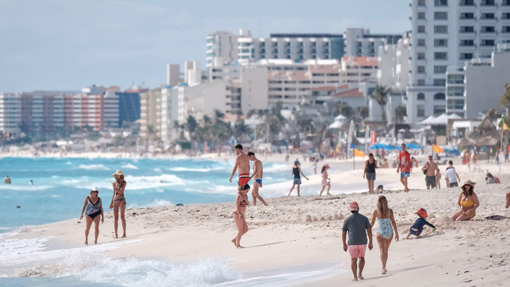 Cancún es uno de los destinos turísticos donde las variaciones del tipo de cambio pueden influir en visitantes, consumo y actividad económica.