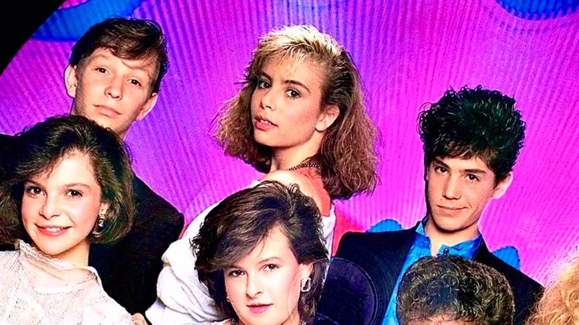 Compañeros de Timbiriche han salido a defender a Sasha Sokol.