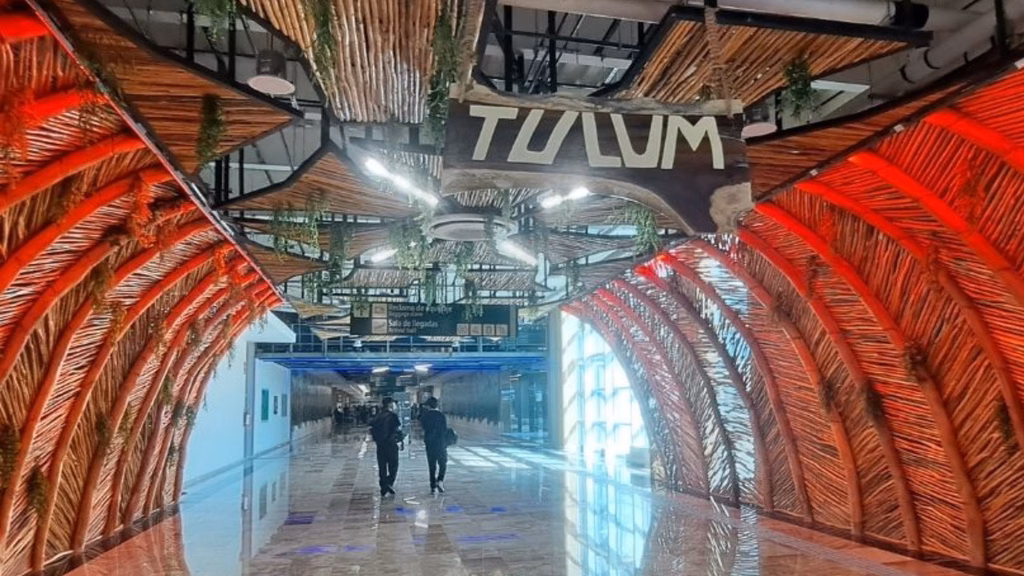 El Aeropuerto Internacional de Tulum es operado por Grupo Mundo Maya, empresa que seguiría vinculada a recursos federales durante 2027.