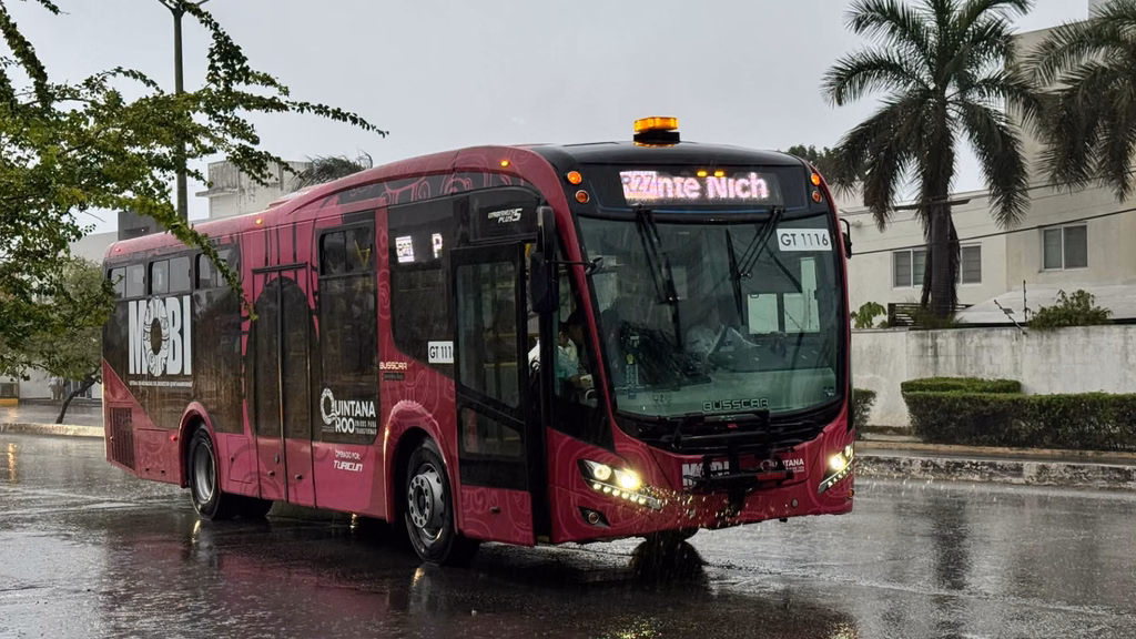 Las rutas MOBI identificadas con Puente Nichupté o Kilómetro 0 que ingresen a la Zona Hotelera tendrán una tarifa de 18 pesos.